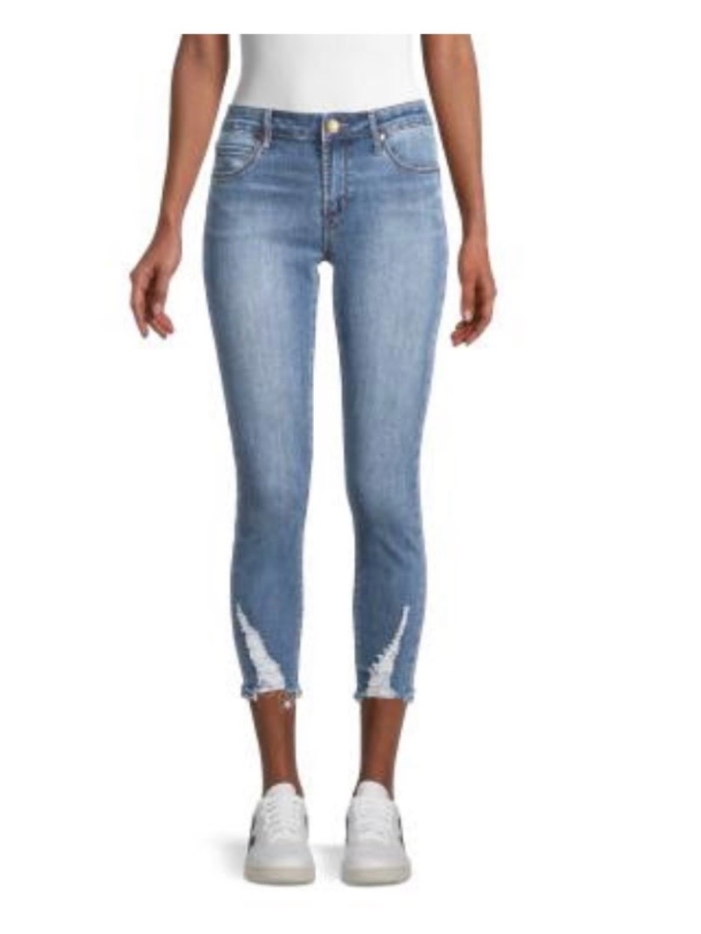 29 (6-8) Articles of Society Women’s Suzy Destroyed Light Blue Skinny Jeans